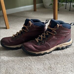 Columbia Men's Burgundy and Tan Boots